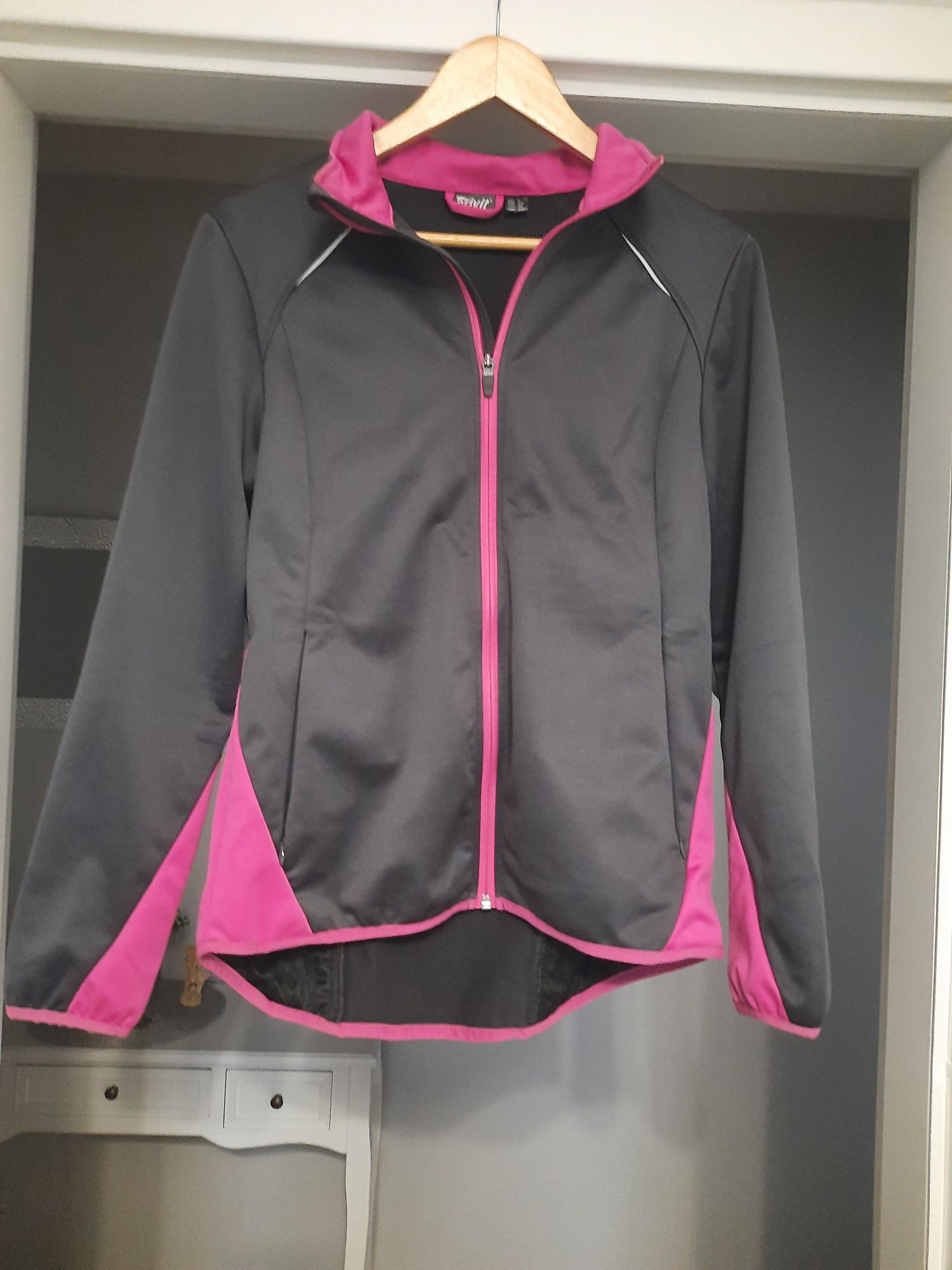 Kurteczka sportowa softshell