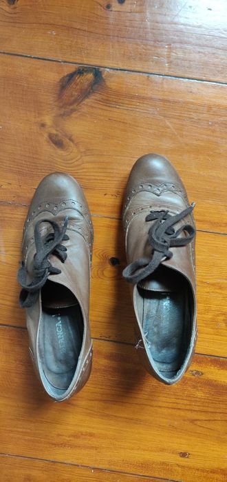 Sapatos de Salto de Alto (pele castanha)