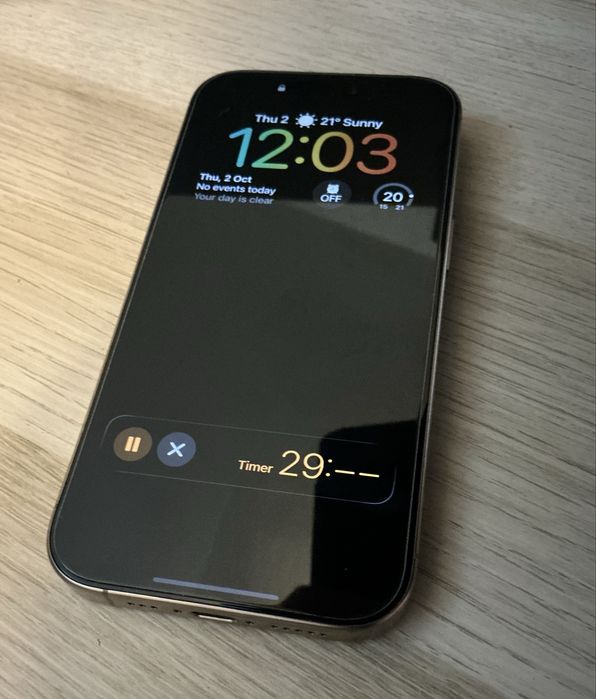 iPhone 16 Pro 256gb Desert Titanium + 4 Capas