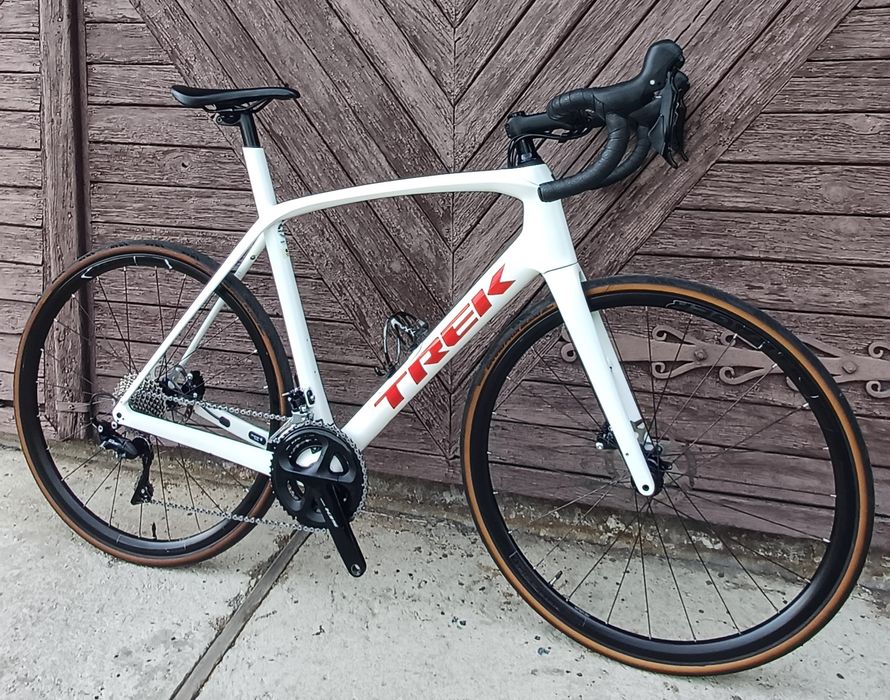 Rower szosowy TREK Domane SL 5 Shimano full karbon 105
2/11