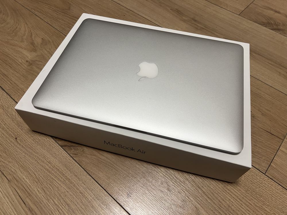 Idealny MacBook Air 13” 8/128 GB w PERFEKCYJNYM stanie!