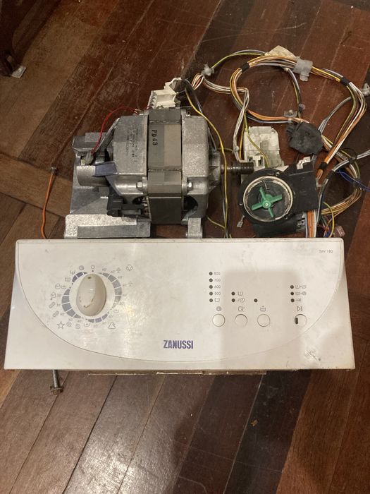 Блок управления стиральной машинки  ZANUSSI