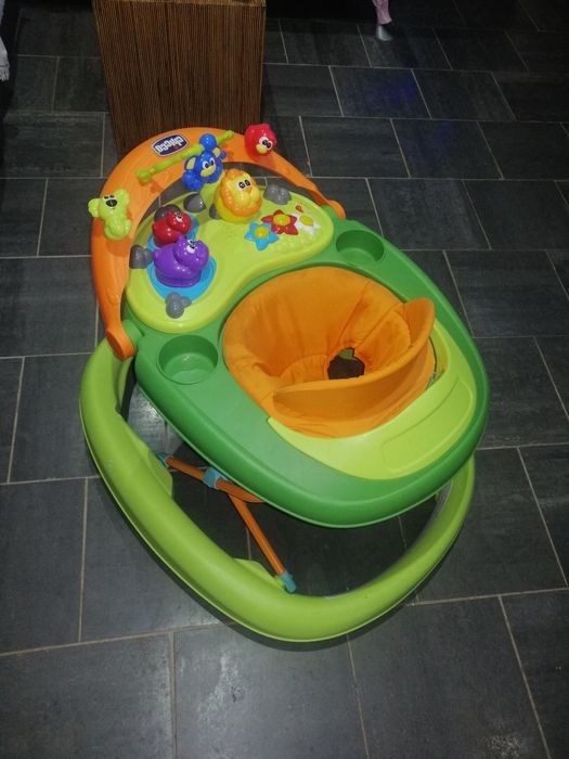 Aranha/andador de bebé da Chicco
