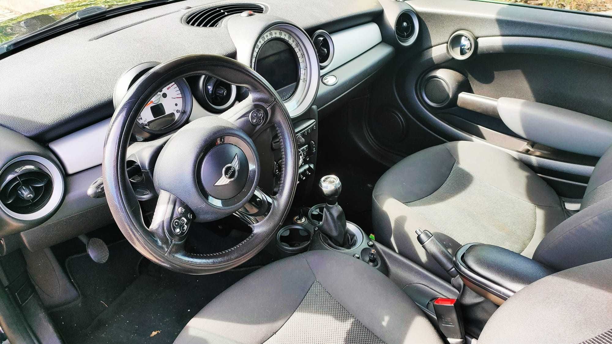 MINI Cooper D 1.6 (2011)