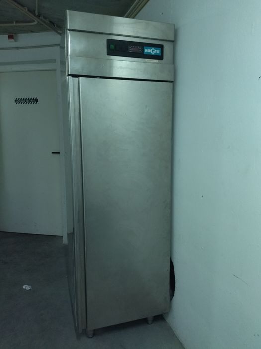 Frigorífico em inox