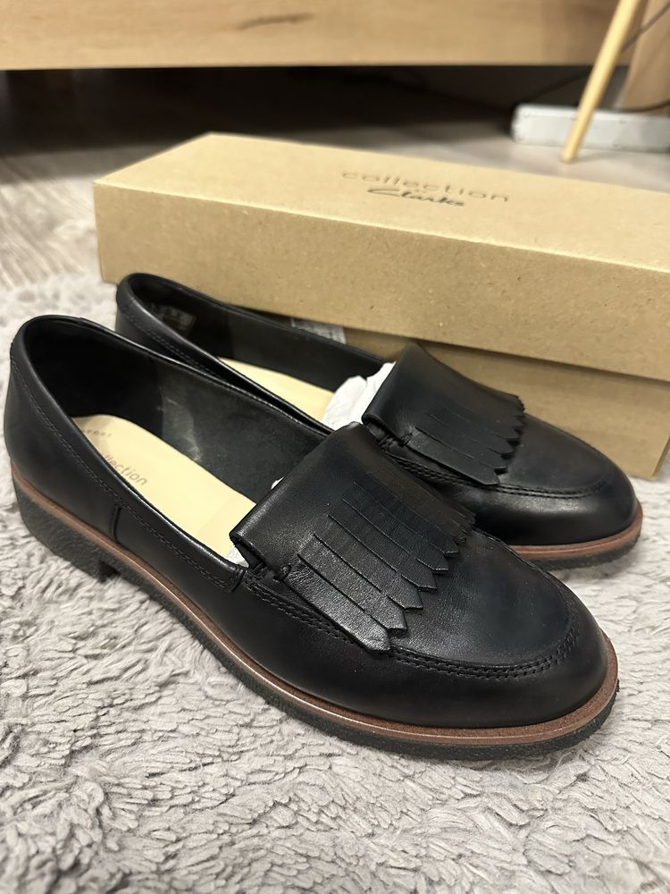 Лофери Clarks