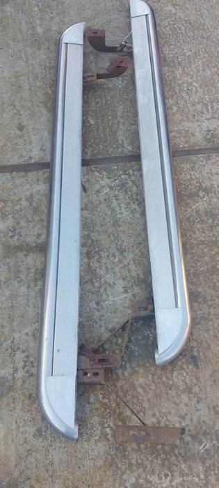 Продам,бокові підніжки на авто Хюндай Туксон 2008р. Випуску