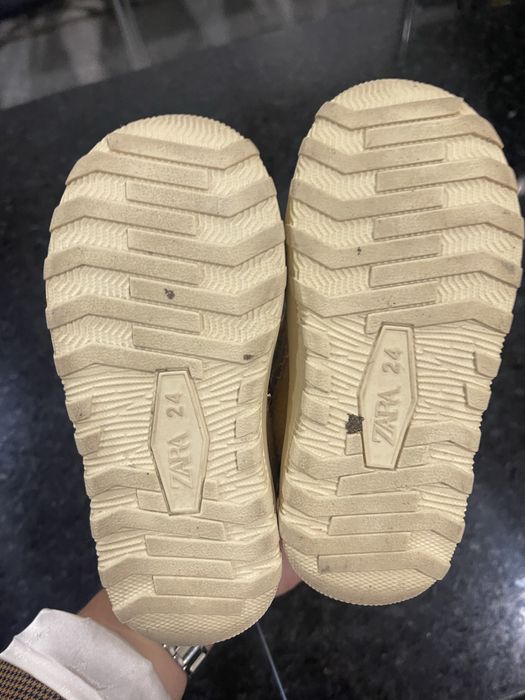 Bota/sapatilha Zara menina em excelente estado