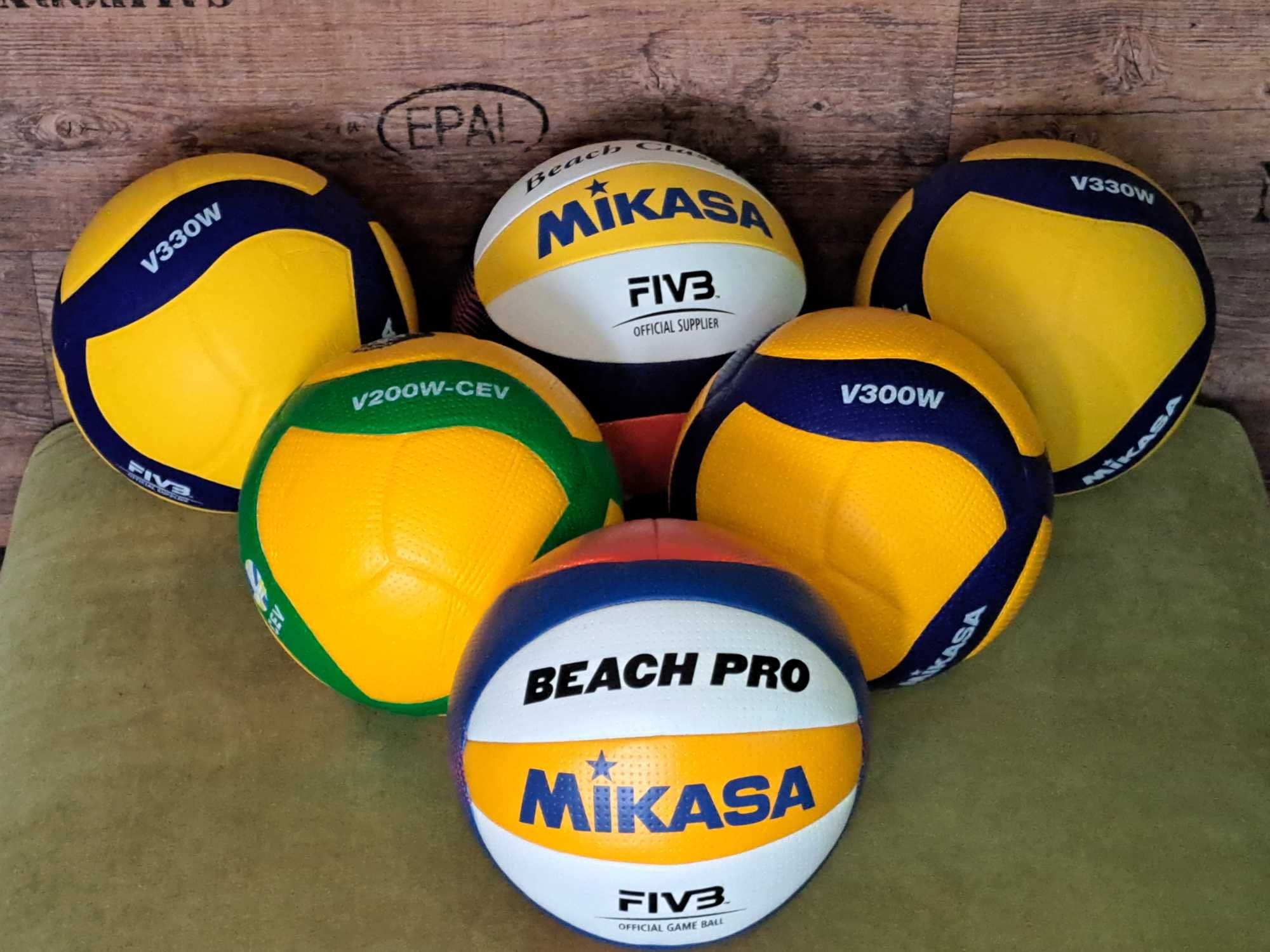 Оригінальний волейбольний м'яч Mikasa V200W