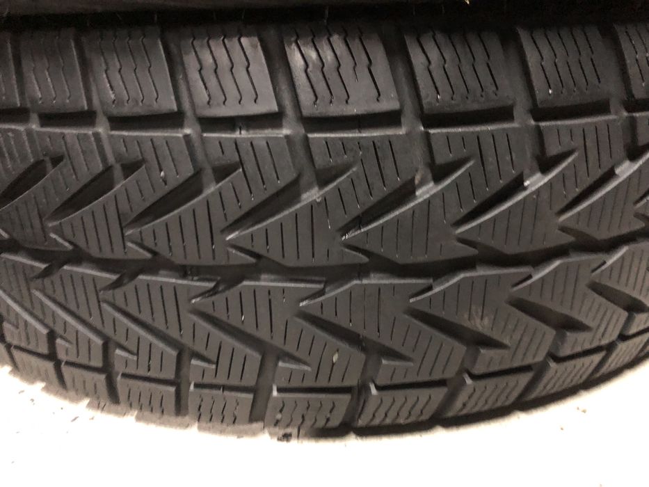 215/70-16 opony zimowe vredestein komplet