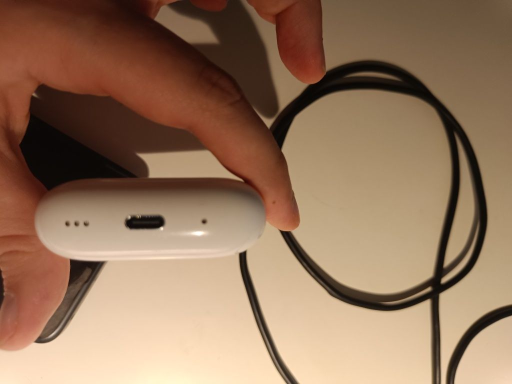 Caixa de airpods usado em bom estado