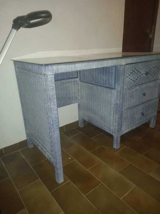 Armário de ratan,tipo secretária