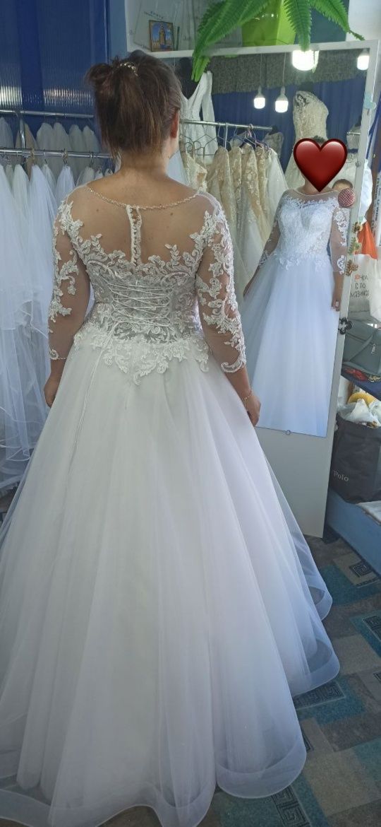 Весільна сукня розмір 50