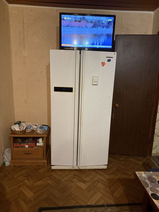 Продам  двухдверный холодильник самсунг