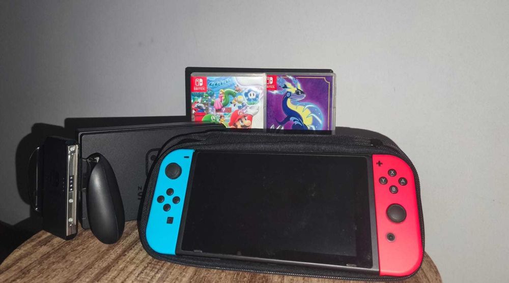 Nintendo Switch V.2 + Acessórios de Origem (Bom estado) + 2 Jogos
