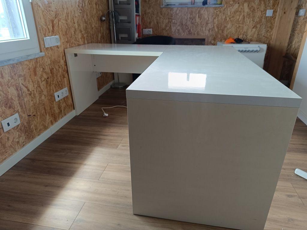 Secretaria em L branca
