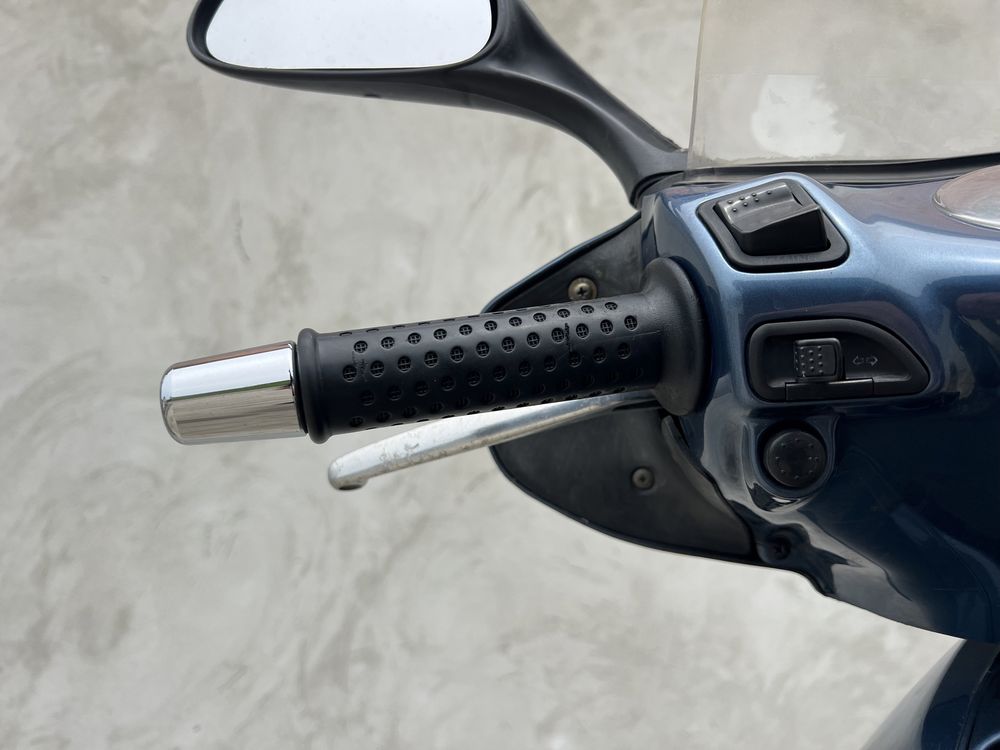 Скутер Piaggio Hexagon