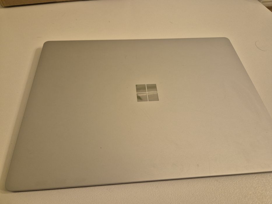 Surface Laptop 2 usado
