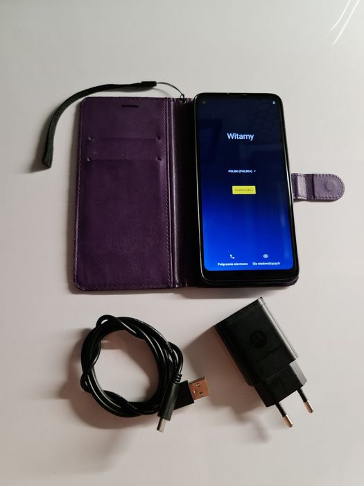 Motorola Moto G8 XT2045-2 + ładowarka z kablem + etui + karta microSD