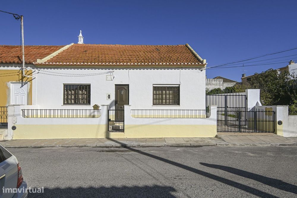 Moradia T2+1, c/ Garagem, Bairro do Areias – Montijo