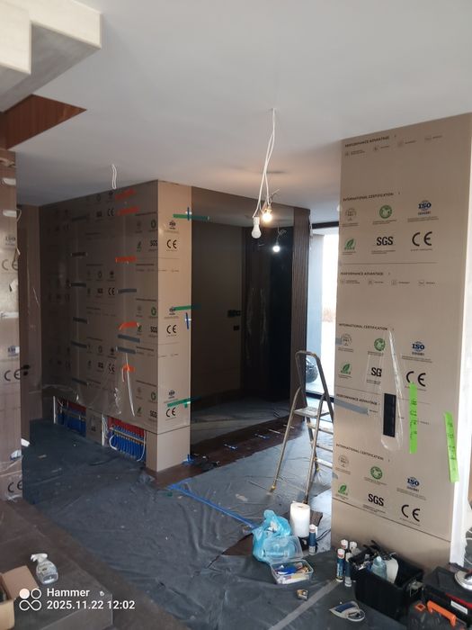 Na wymiar lustra / kabiny / panele szklane pomiędzy szafki kuchenne