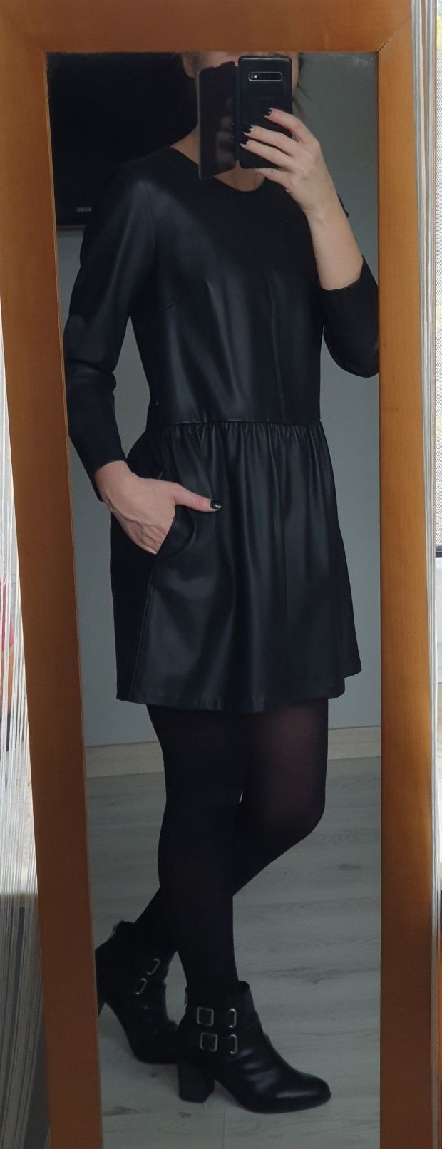 Skórzana sukienka Zara r.M, kieszenie