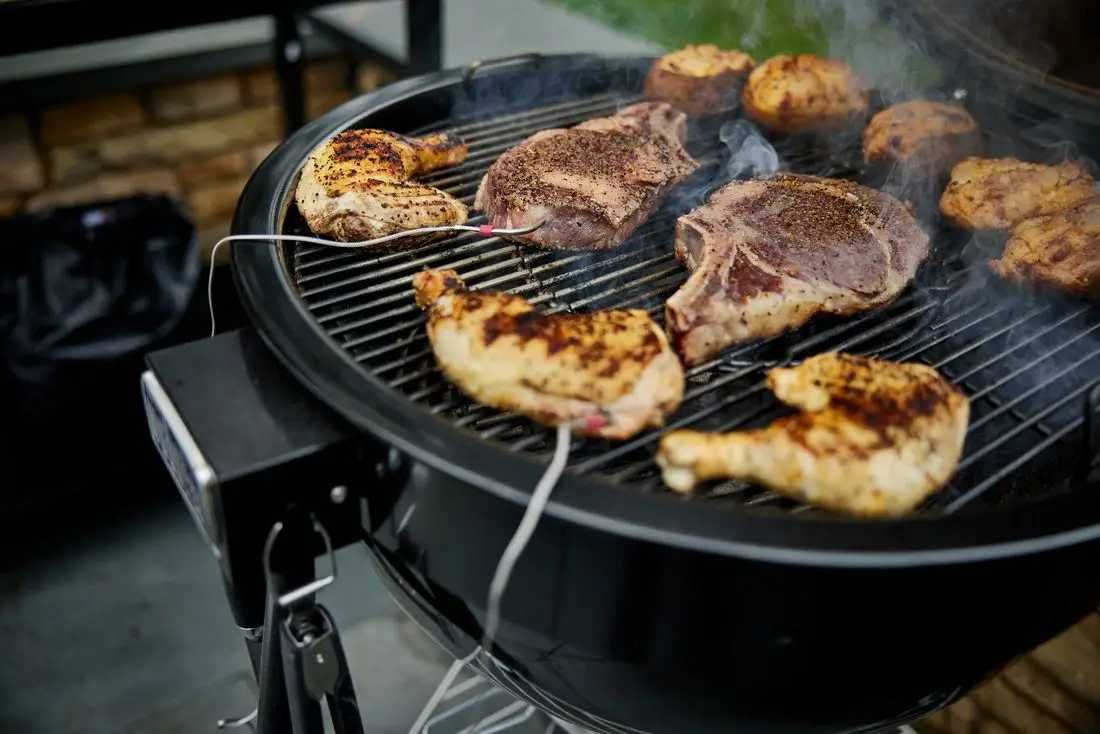 Гриль-центр вугільний Summit Kamado E6 , 61 cm Weber - 18201004