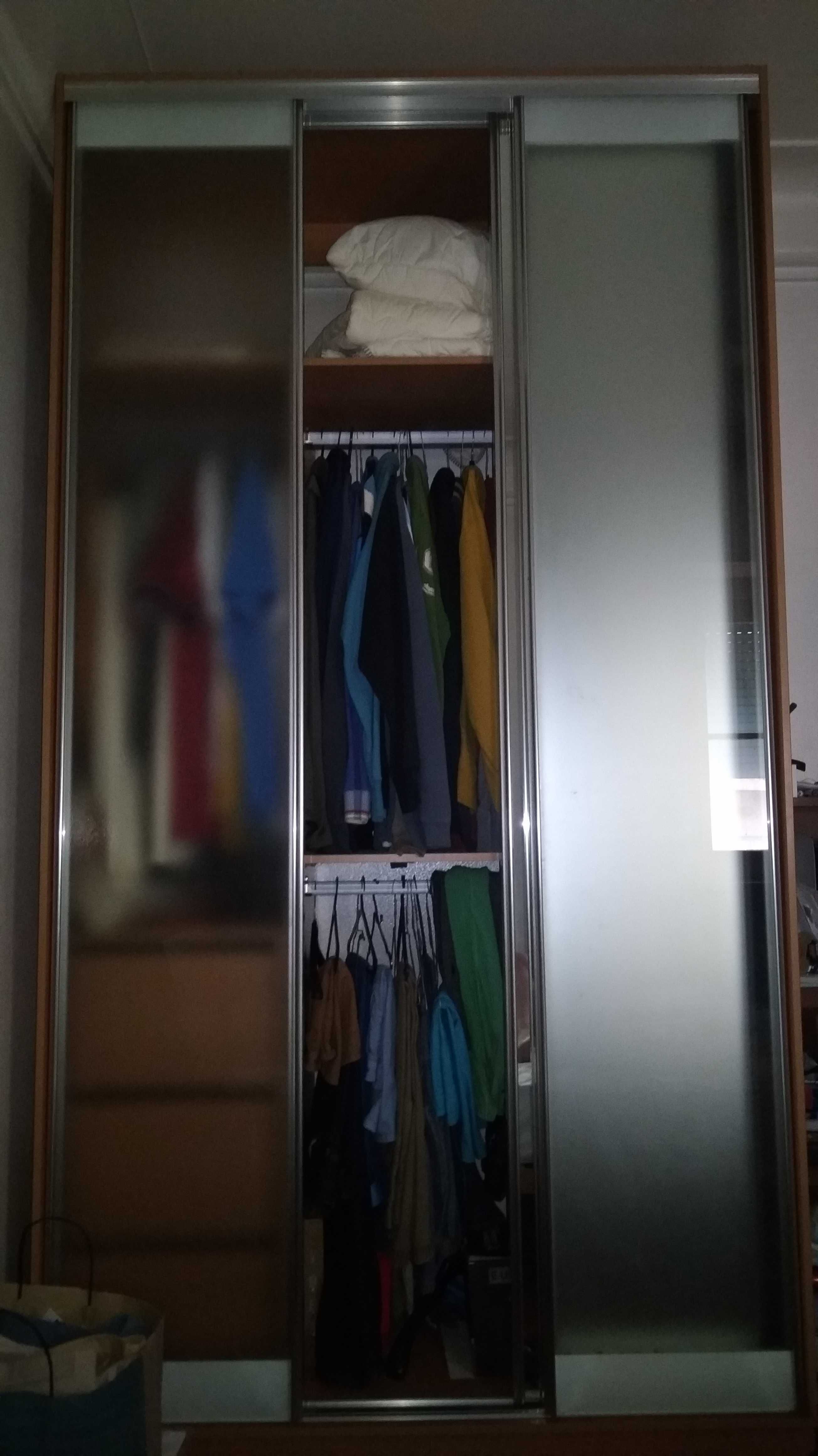 Roupeiro de 3 portas de correr com espelho. ULTIMOS 2 DIAS.