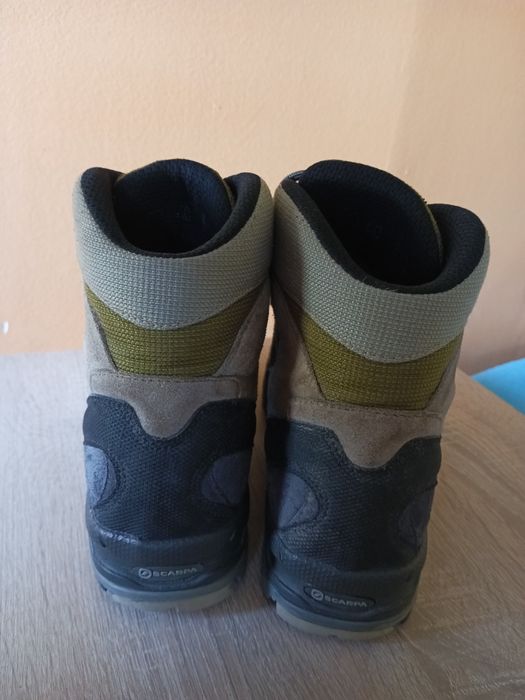 Scarpa trekkingi górskie wodoodporne 40