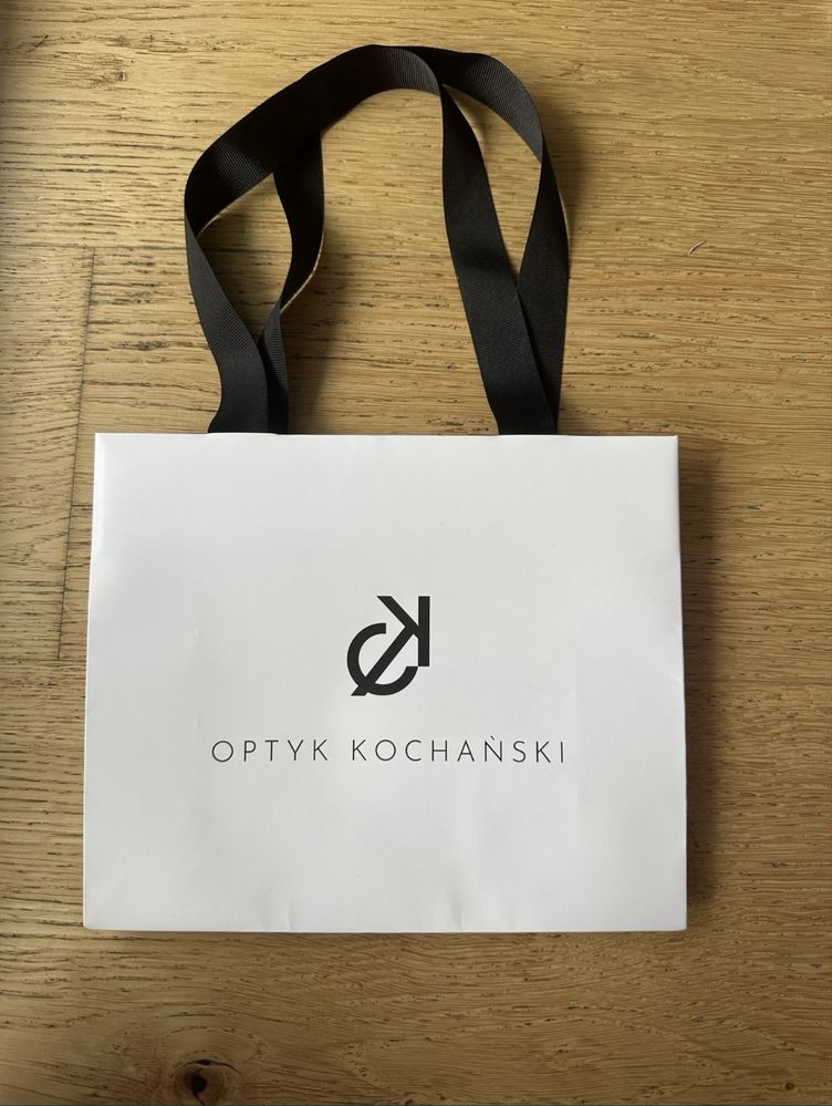 Biała torba torebka papierowa Optyk Kochański