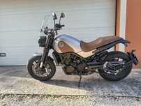 Vendo Moto Benelii Leoncino 500