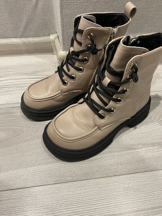 Взуття для дівчаток