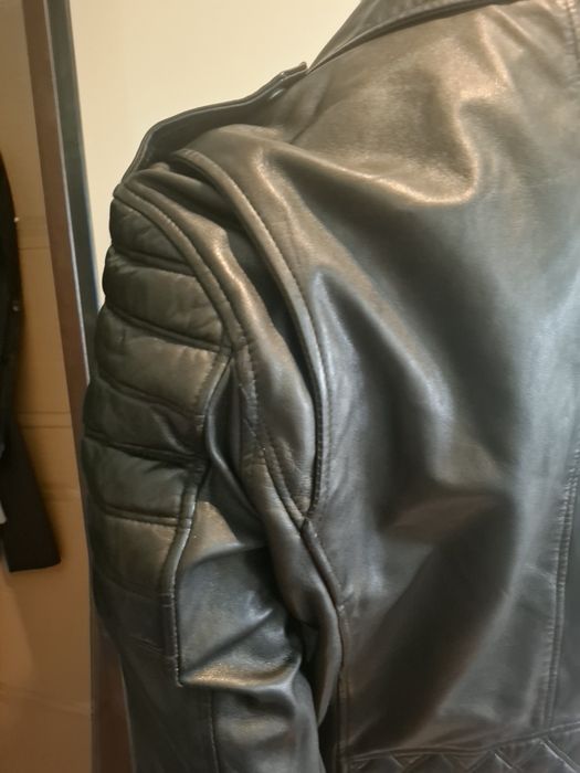 Blusão em pele tamanho L alta qualidade