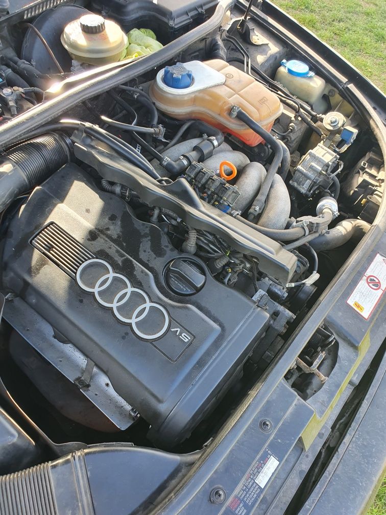 Audi a4 b5. Benzyna, gaz.