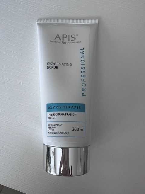 Apis Professional OXY O2
Dotleniający peeling - efekt mikrodermabrazji
