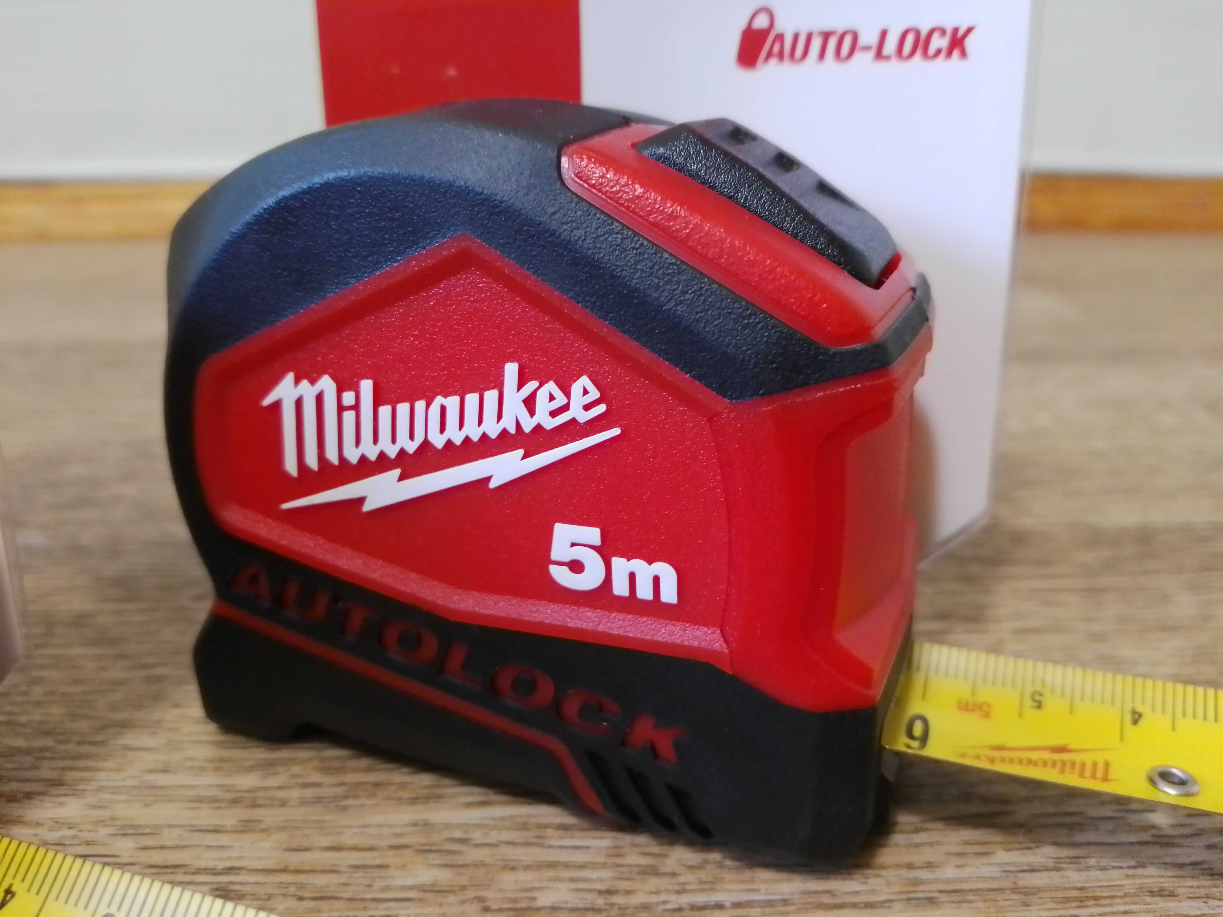 Рулетка метрична MILWAUKEE AUTOLOCK, 5 м/8м х (25 мм)