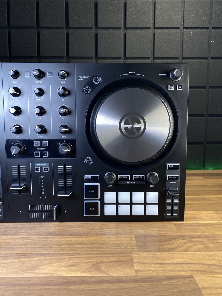 Native Instruments Traktor Kontrol S2 MK3