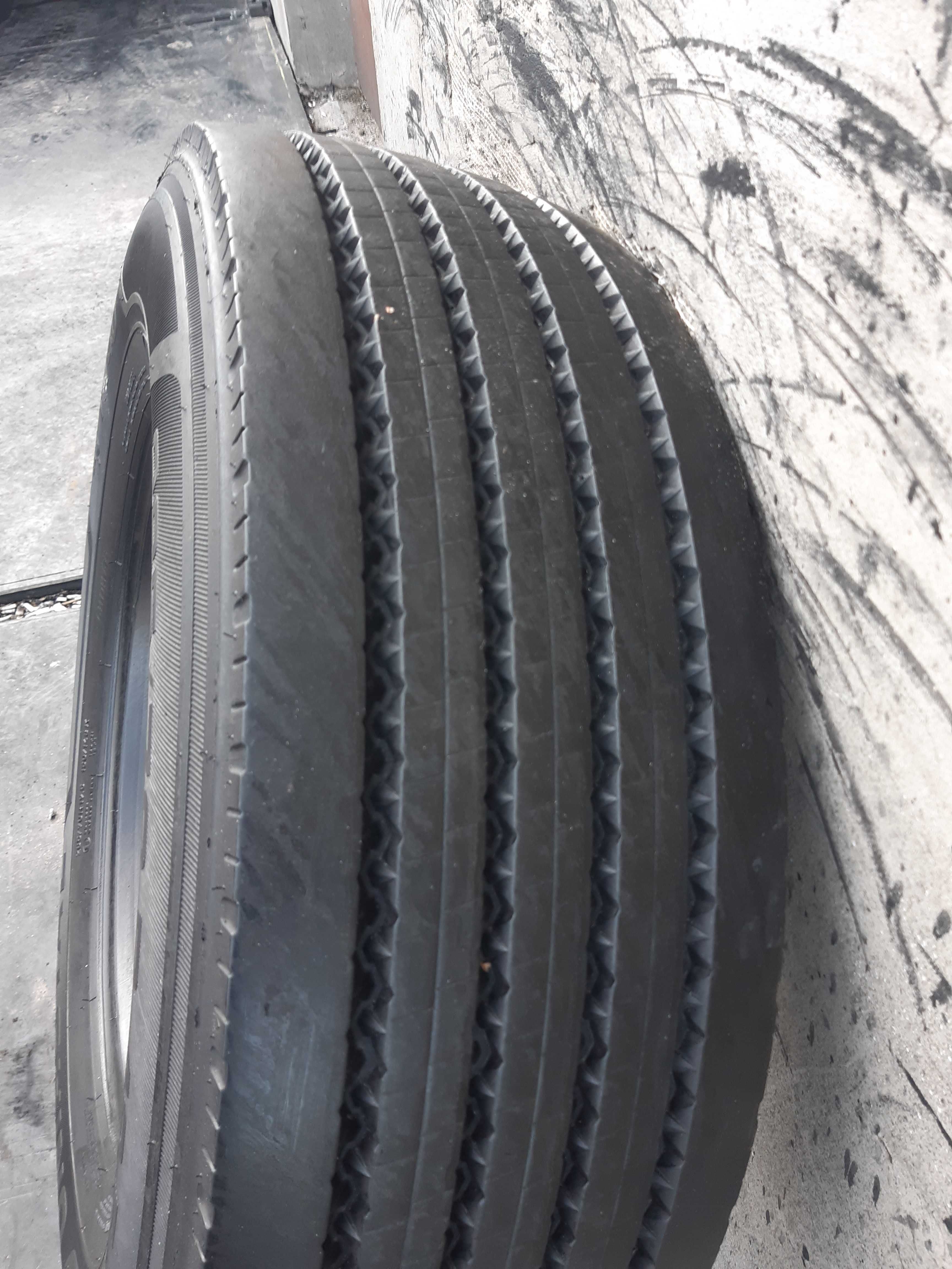 285/70R19.5 Uniroyal TH40 naczepa
