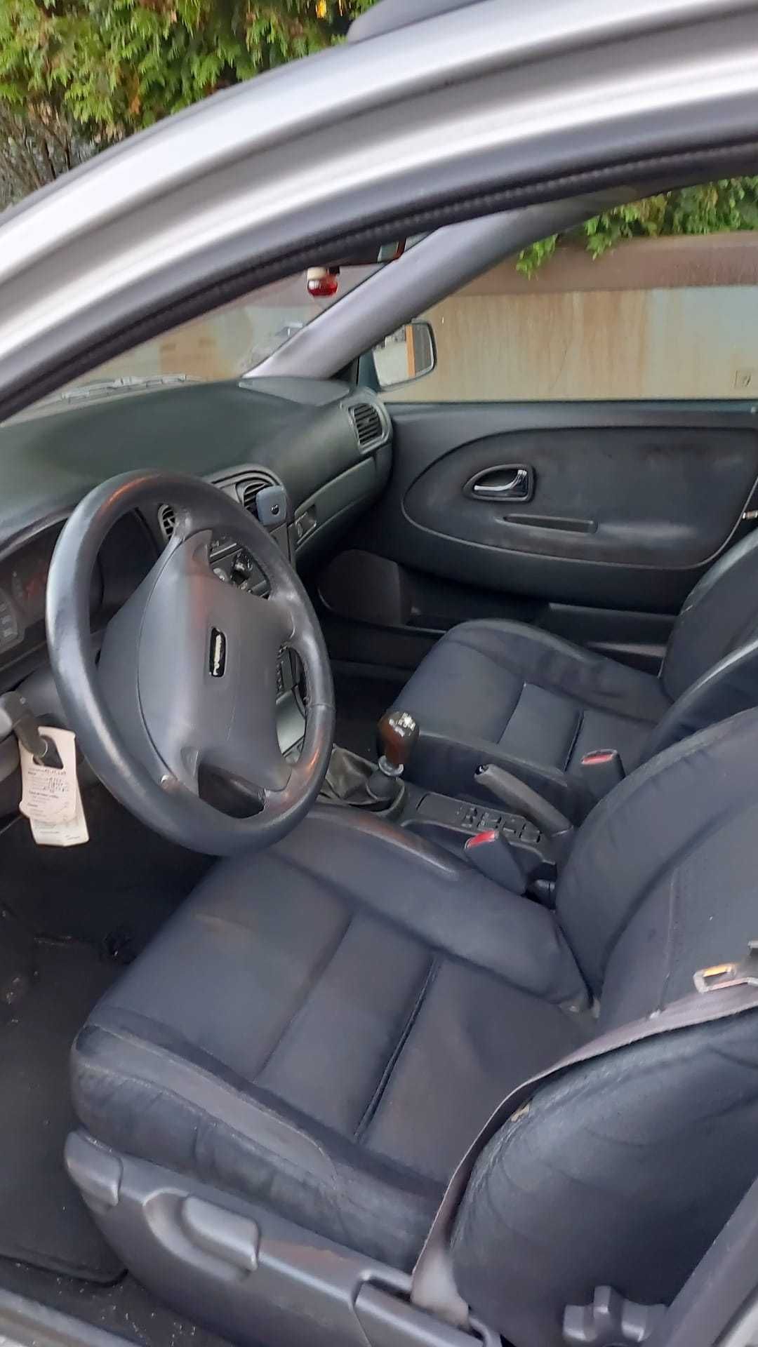 Vendo Volvo V40 no estado em que se encontra