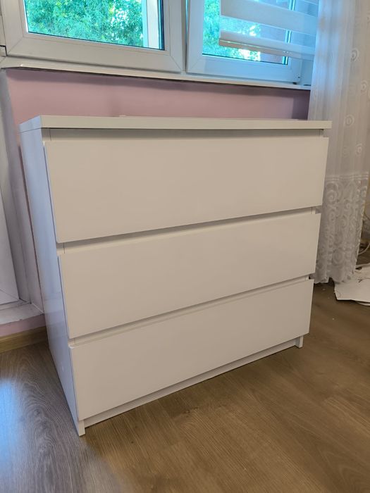 Komoda z trzema szufladami biała