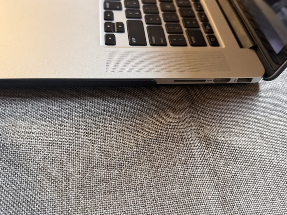 Apple Macbook PRO A1398