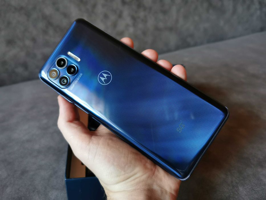 Телефон Motorola One 5G UW 6.7" IPS 4/128gb 5000 mAh 48mp