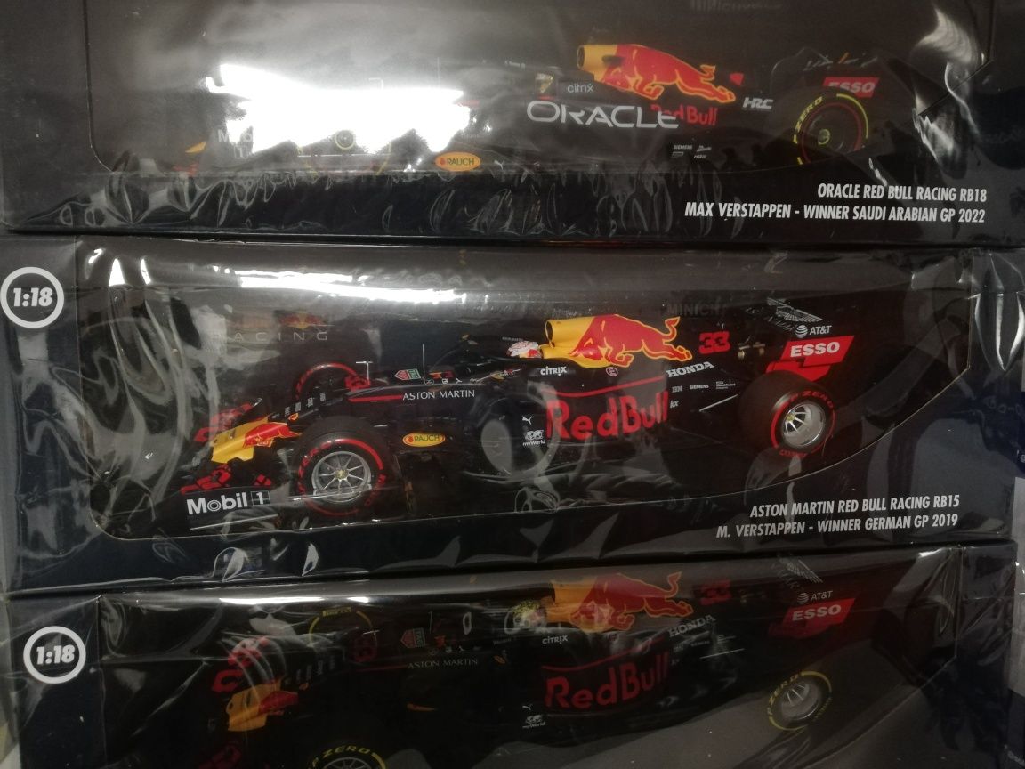 Miniaturas 1/18 e 1/24 Verstappen 2022 Spark, Minichamps