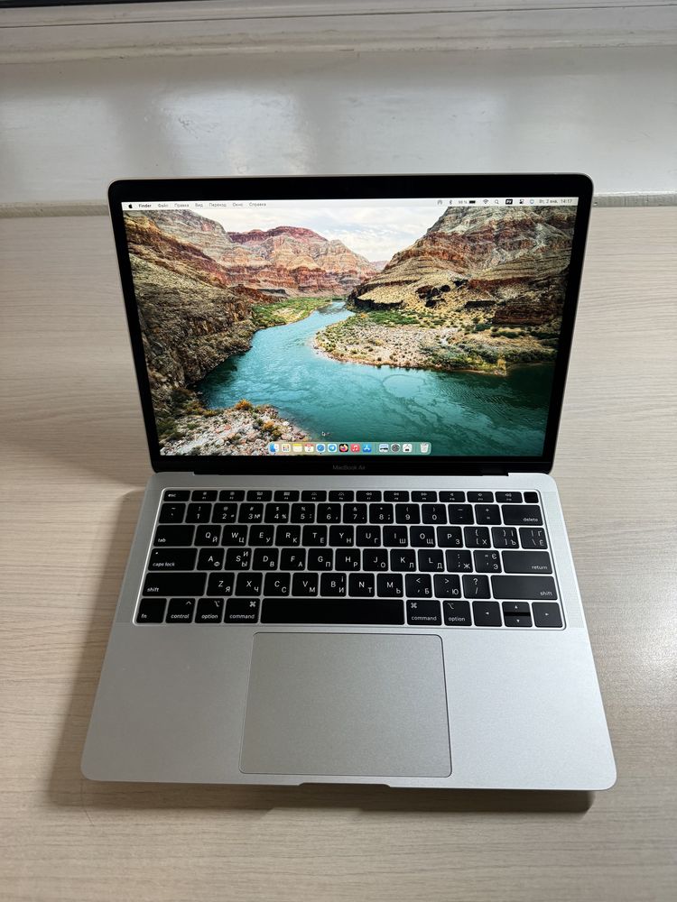 Macbook Air (2019) 16/256 (apple/макбук)