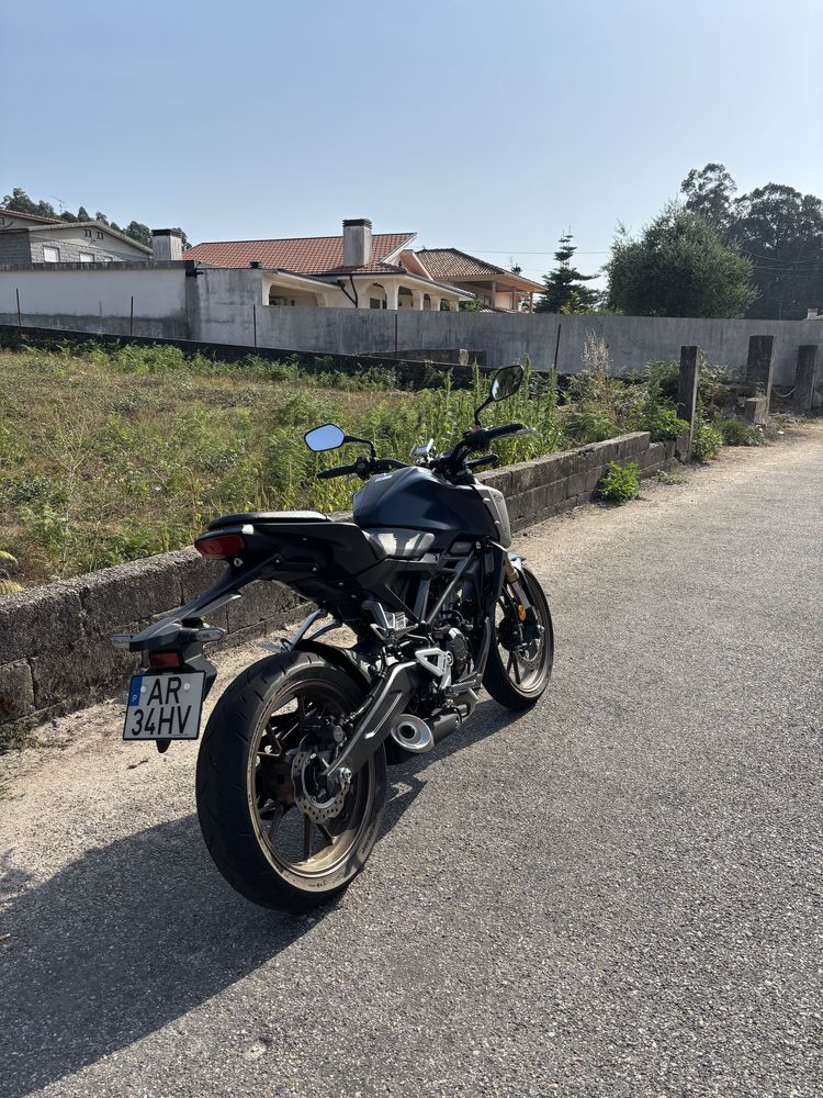 Vendo Honda CB125R