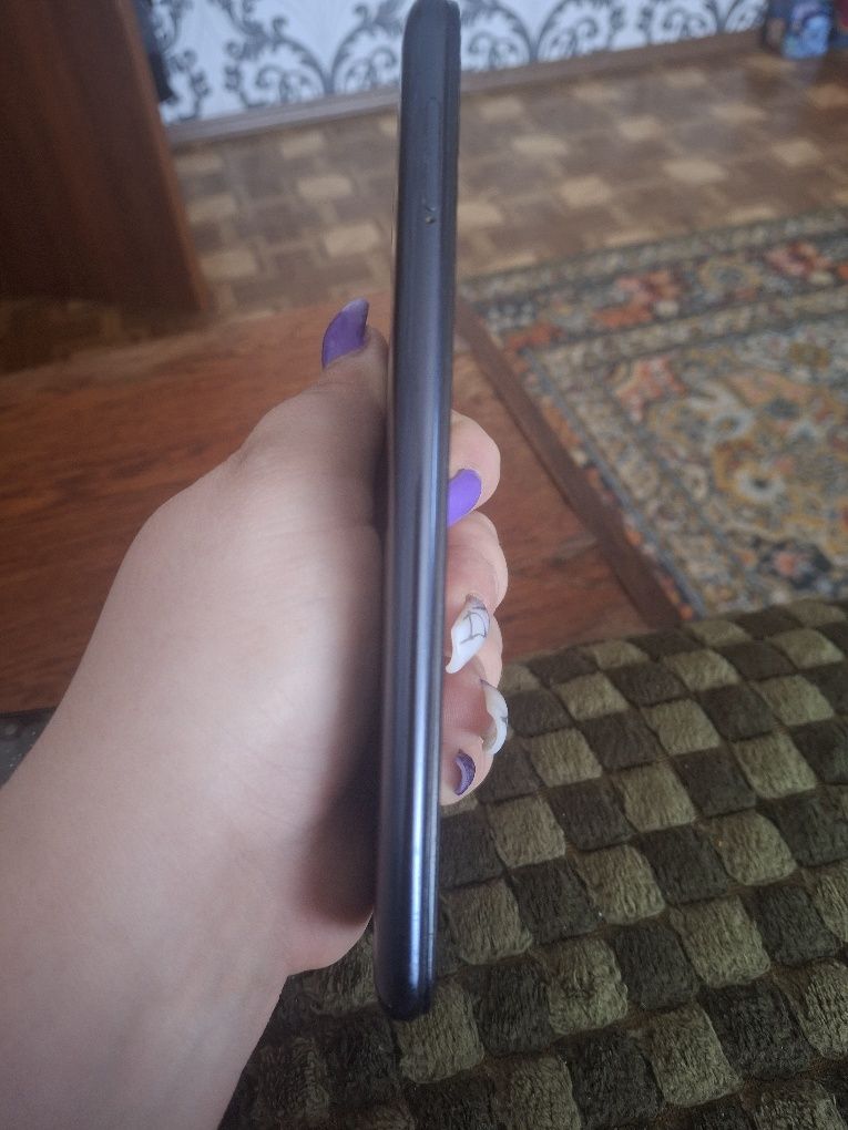 Samsung M20.Самсунг