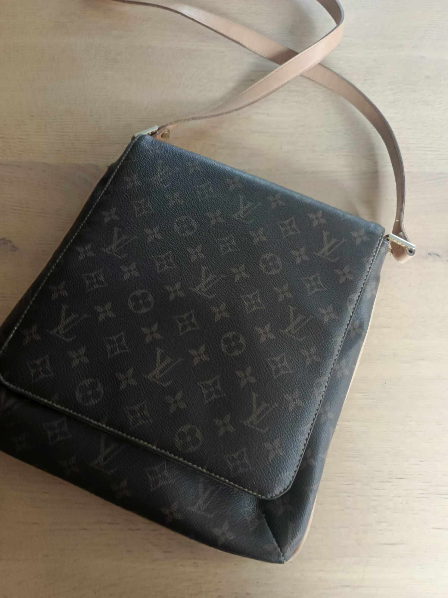 Louis Vuitton lv torba listonoszka skóra