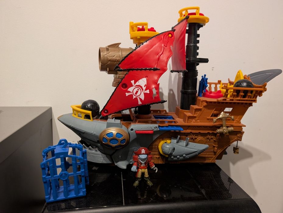 statek piracki Fisher Price + GRATIS