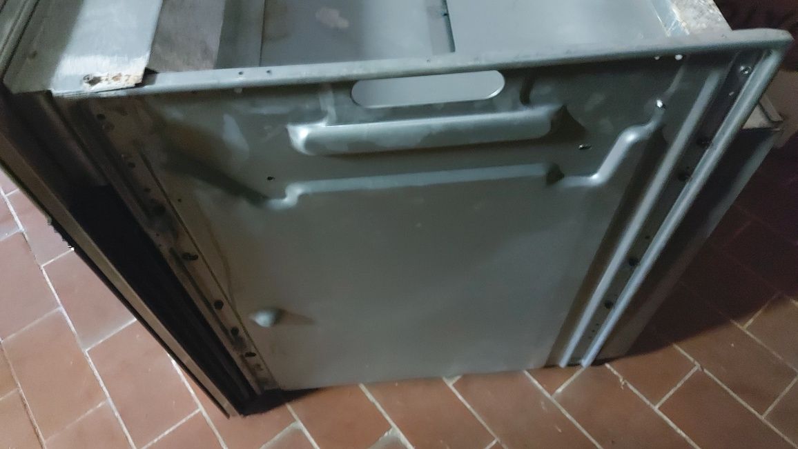 Oportunidade única!!Forno Zanussi espetacular,tem grelha  como novo.