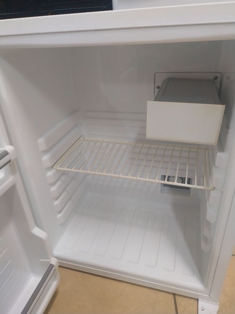 Lodówka chłodziarka kamperowa chotelowa